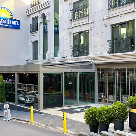 酒店 Days By Wyndham Bomonti 4*